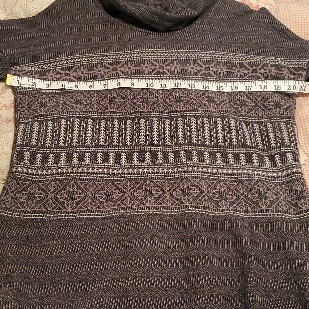 Natural Reflections Embroidered Cowl Neck Top Women's Size Small - Picture 6 of 8